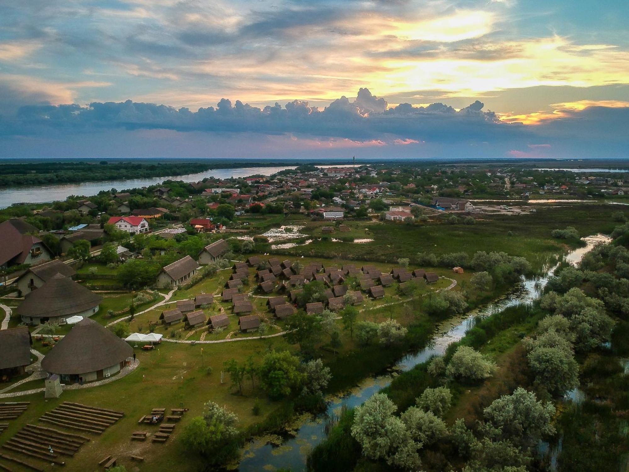 Dolphin Camping Sfantu Gheorghe  Exterior photo